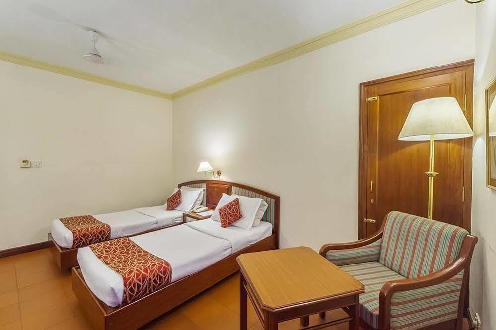 Hotel Issacs Residency Munnar Exterior foto