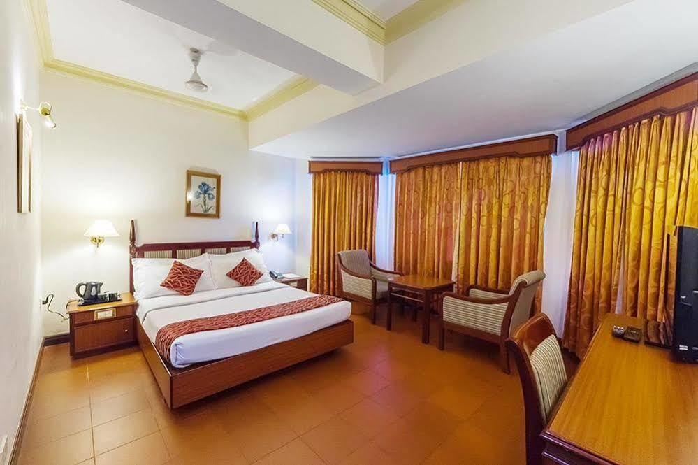 Hotel Issacs Residency Munnar Exterior foto